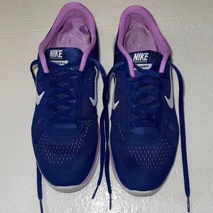 Nike training in season 5 sneakers size 8